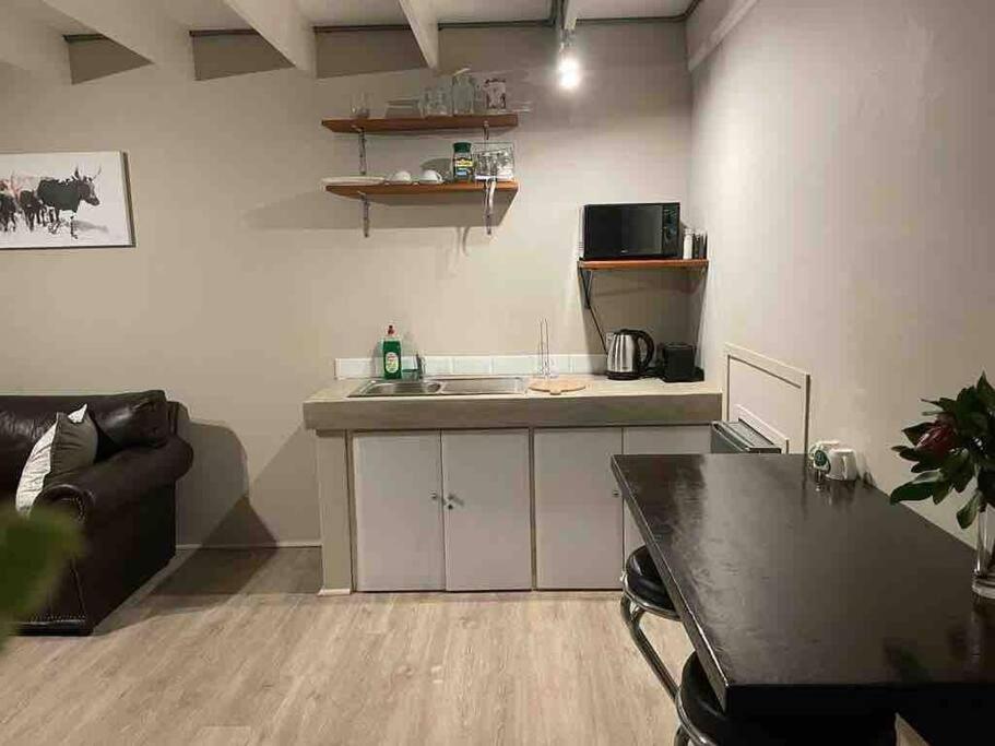 Protea Loft - Romantic Stay - No Load Shedding Hilton Esterno foto